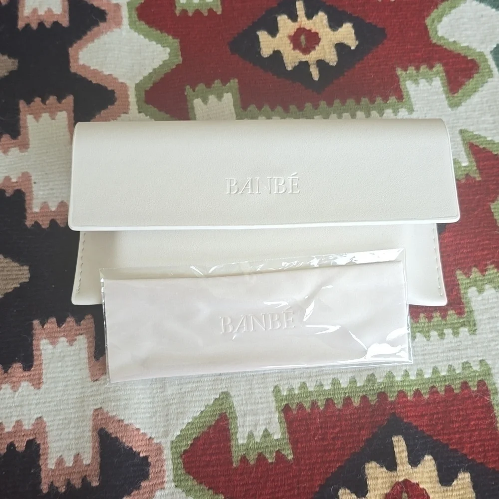 New Brinkley Billini Sunglasses Case with dust cloth